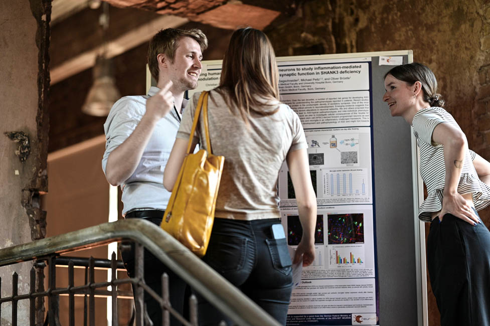Intense discussions with the authors at ERA-NET NEURON Midterm Symposium, May 2024, Berlin.