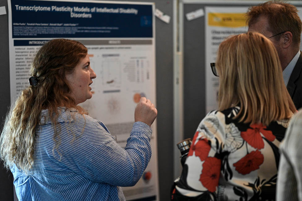 Intense discussions with the authors at ERA-NET NEURON Midterm Symposium, May 2024, Berlin.